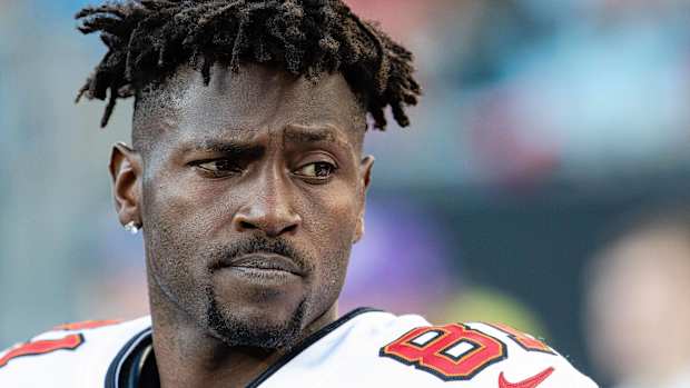 Lo que sabemos de la orden de arresto contra Antonio Brown